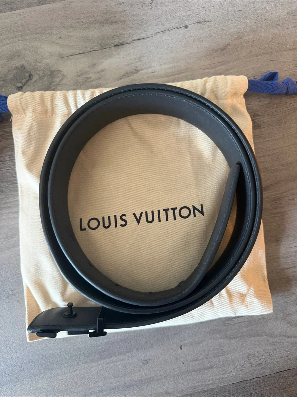 AUTHENTIC Men’s Louis Vuitton Black CE.LV 40 M.ECLI.BL.MA.95